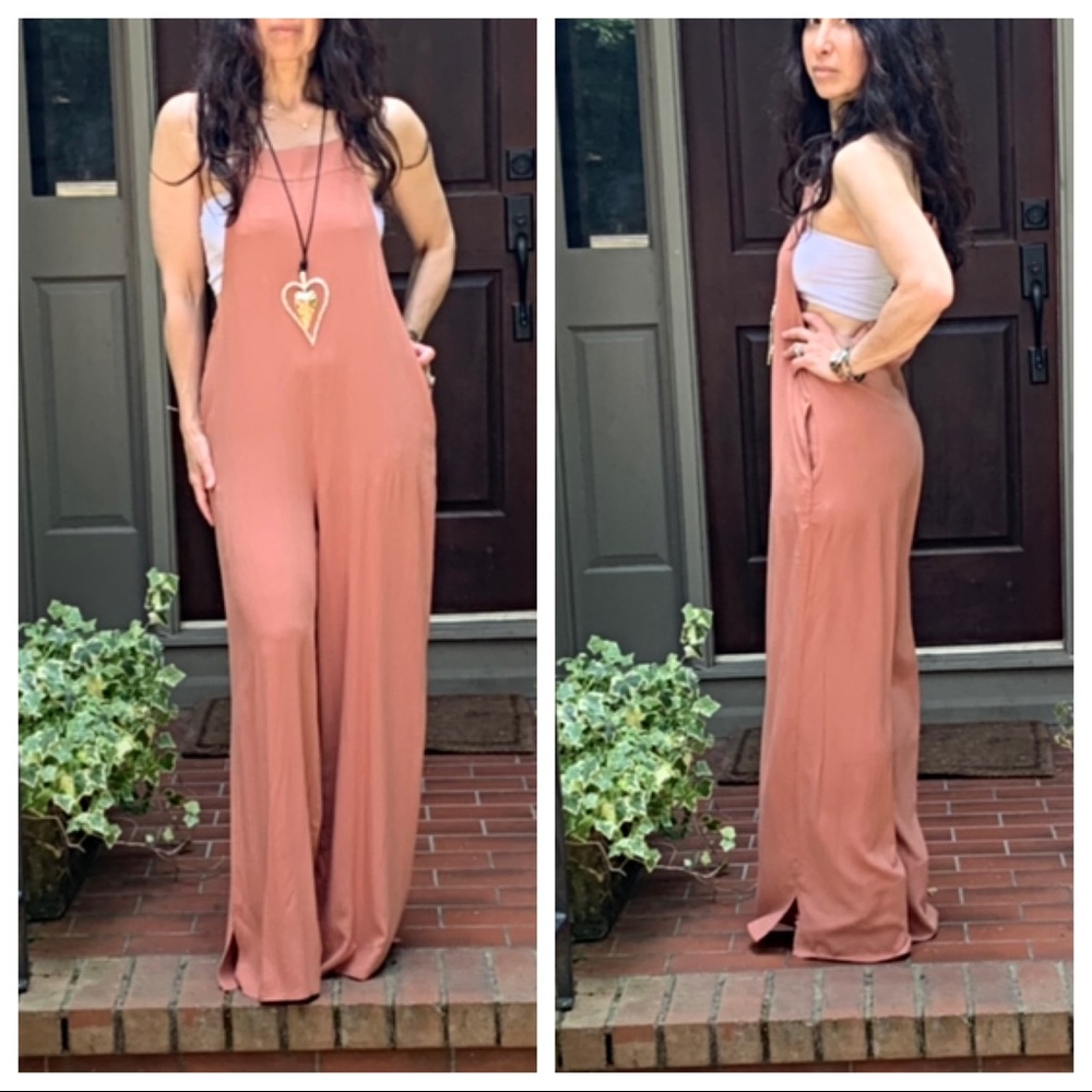 ✨LAST ONE✨Beautiful side pocket wide leg jumpsuit - Picture 4 of 7